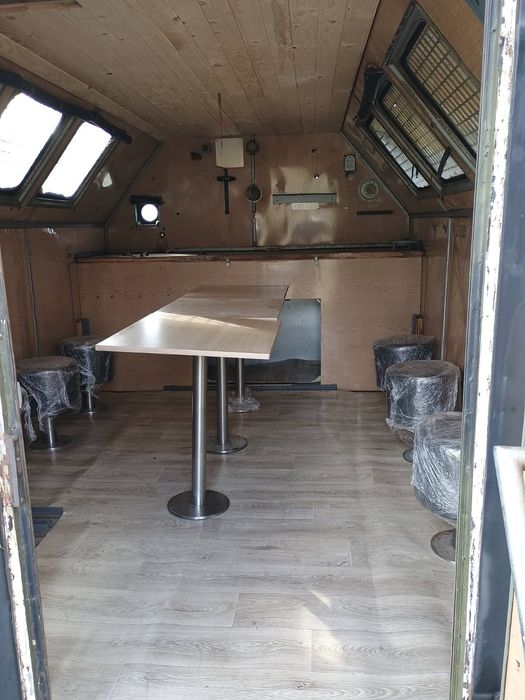 Комплект 2 маси 6 табуретки