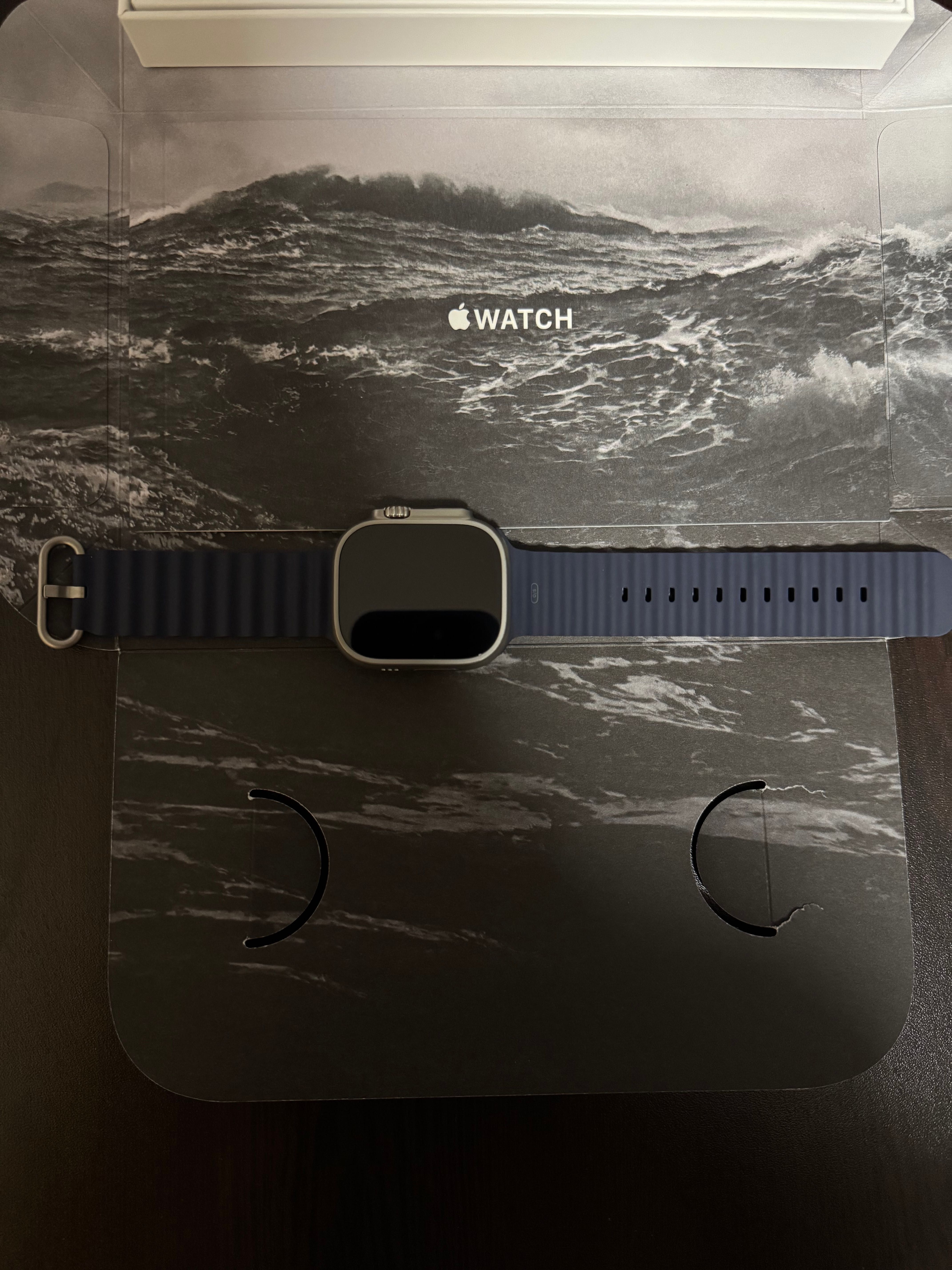 Apple Watch Ultra 2 49mm Natural Ti Navy Ocean Band с гаранция