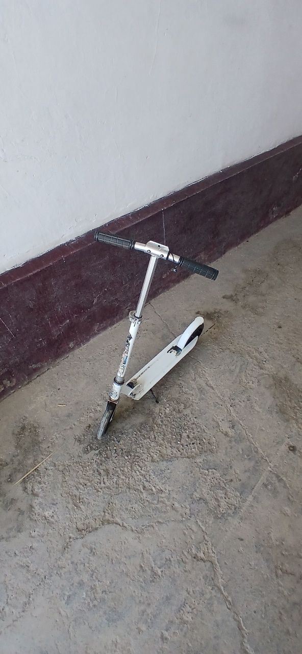 Samokat sotiladi