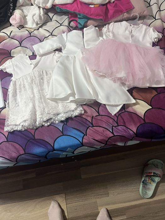 Rochite 74- 80sunt purtate o singura data sunt in stee foaete buna