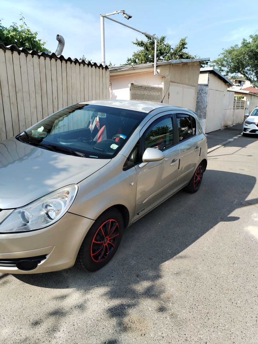Vând Opel CORSA D