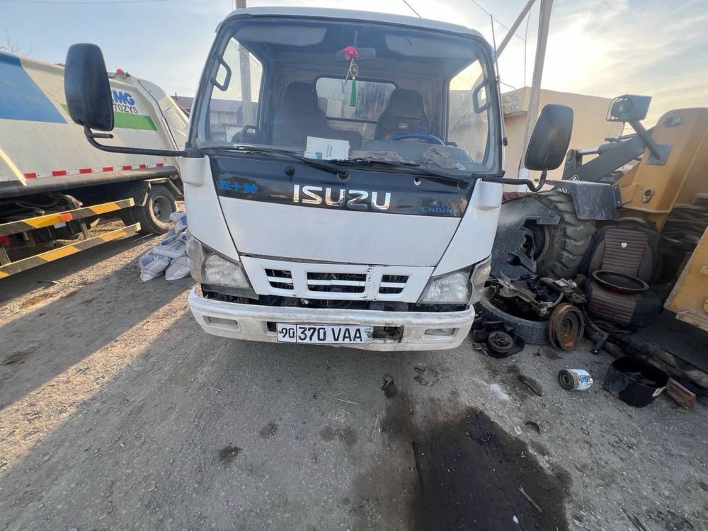 Isuzu 90 370 VAA  2017yil