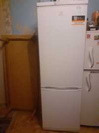 Продам двухкамерный холодильник ES20,белый