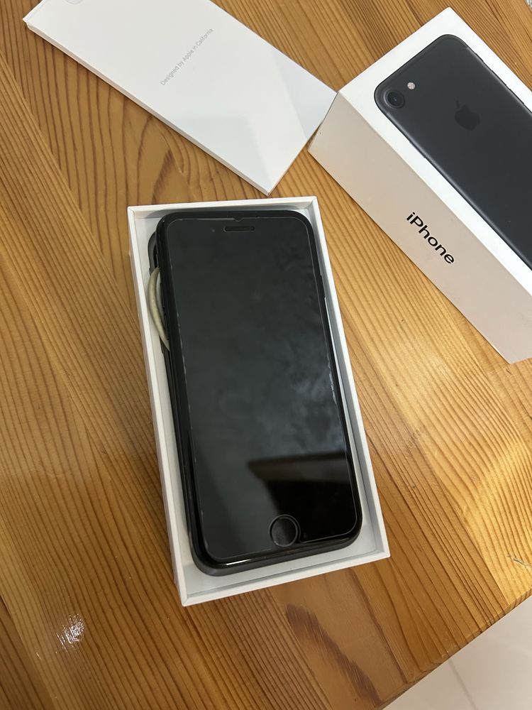 Iphone 7 , Black , 32gb