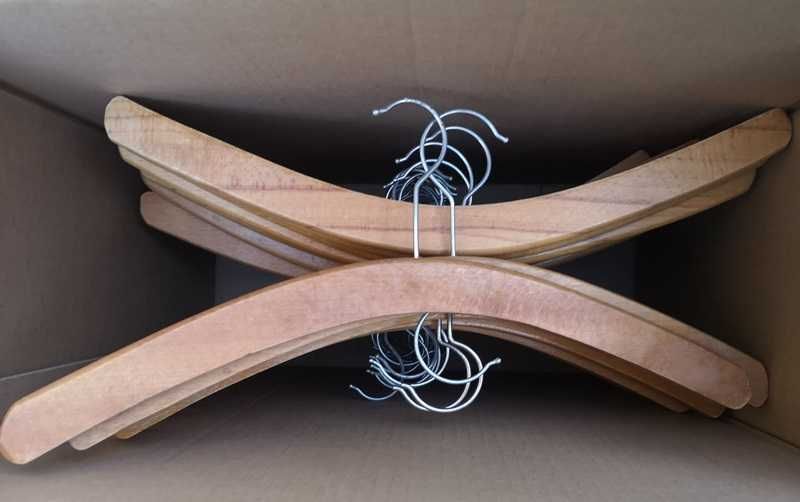 Закачалки за дрехи Дървени Гумирани