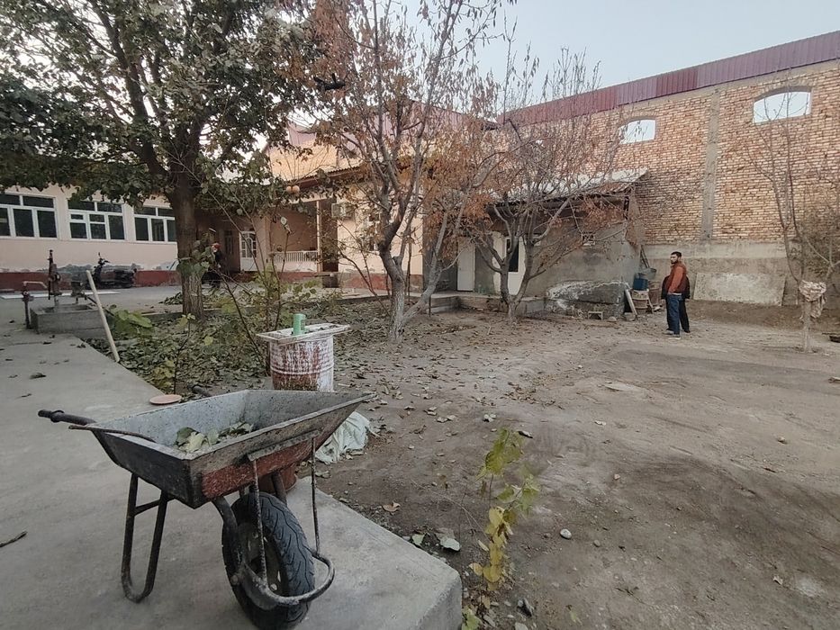 Ермозор Масжид Йонида 4 сотих йер Сотилади