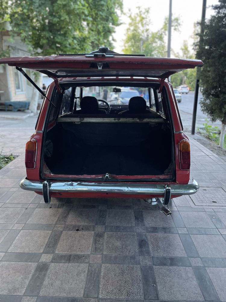 Lada Vaz 2102 sotiladi