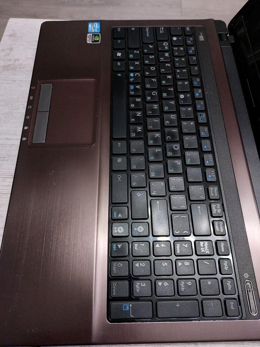 Лаптоп ASUS K53S