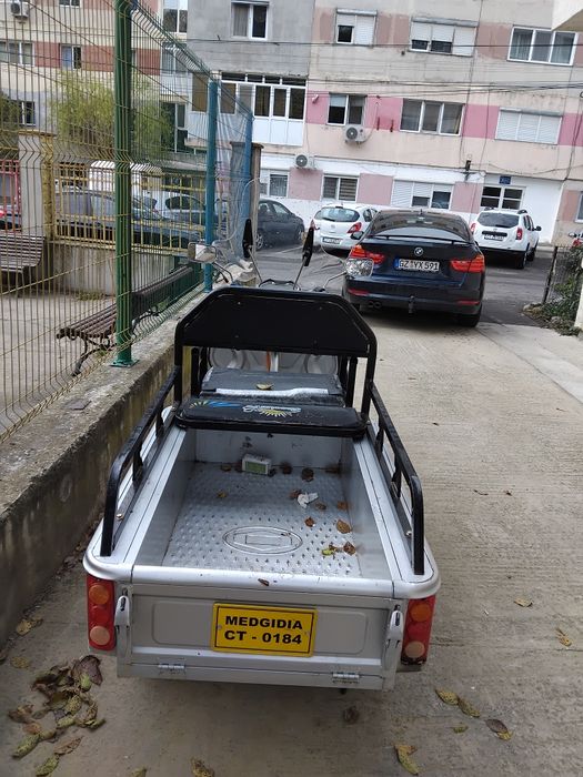 Vind triciclu tuk tuk