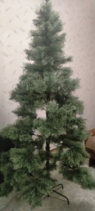 Ёлка новогодняя. Искусственная.