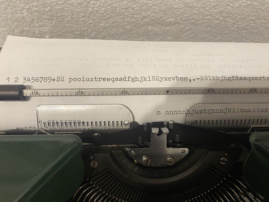 Masina de scris olympia 33 army