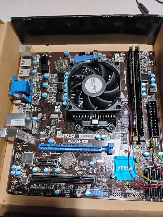 Продавам Дънна платка