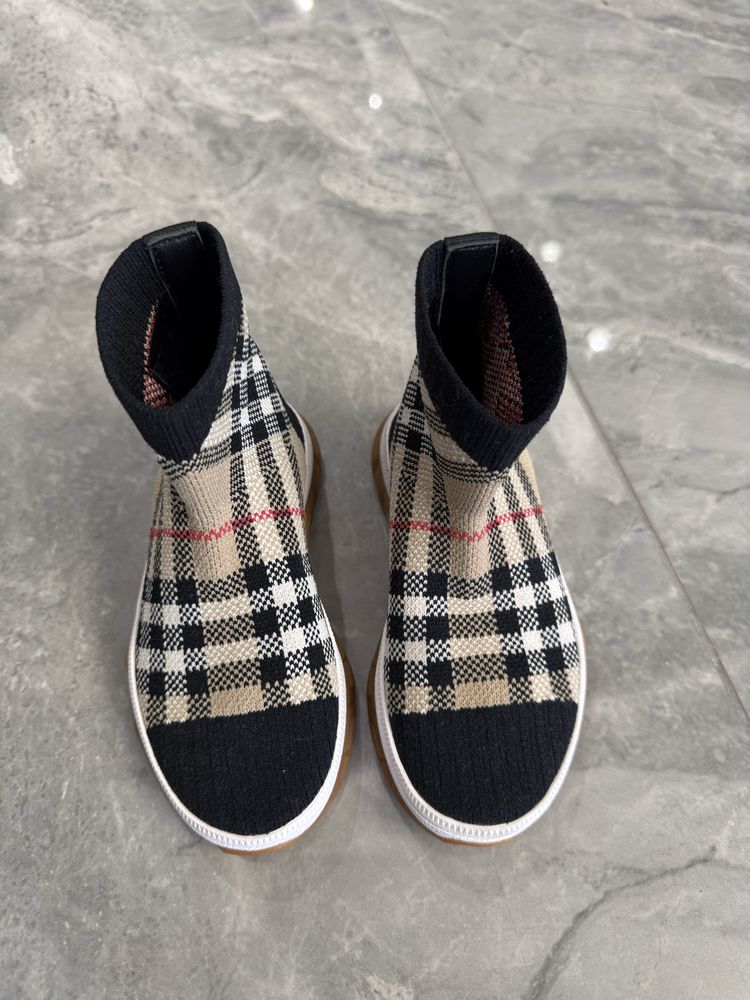 Оригинални Burberry 23
