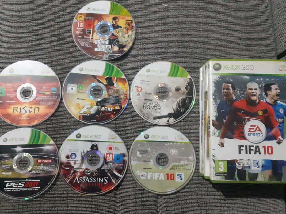 CD -iri jociri XBOX 360 și cablu conectare consolă XBOX 360