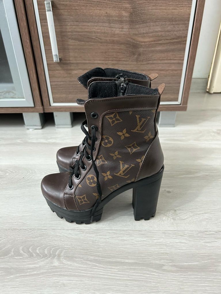 Боти на Louis Vuitton