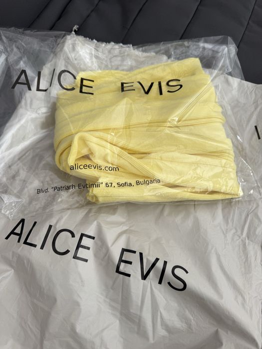 Alice Evis butter yellow пола и топ
