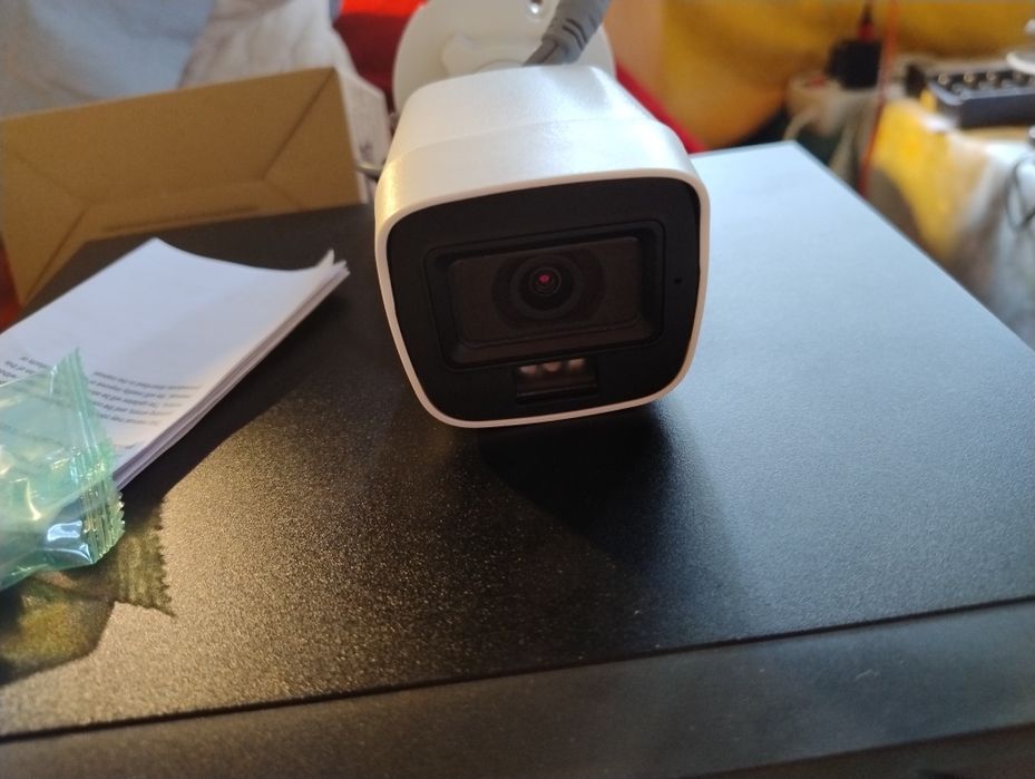 ANNKE DVR/NVR DW81KD 8 канален 2TB(toshiba)+4бр. 5MP камери