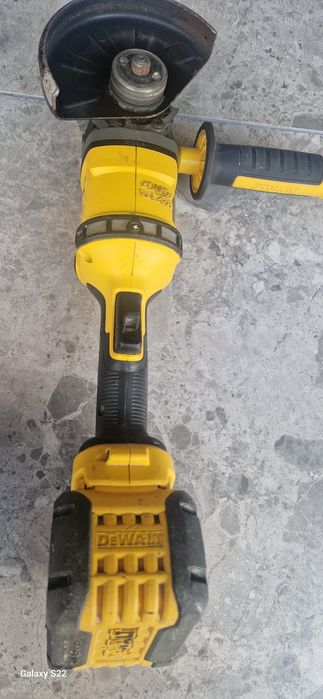 Dewalt, Milwaukee polizor pe acumulator