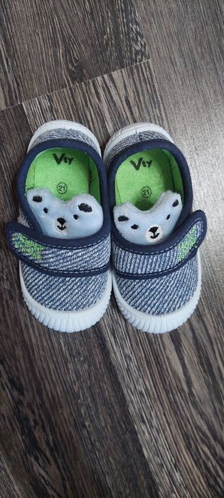 Papuci de casa baietei