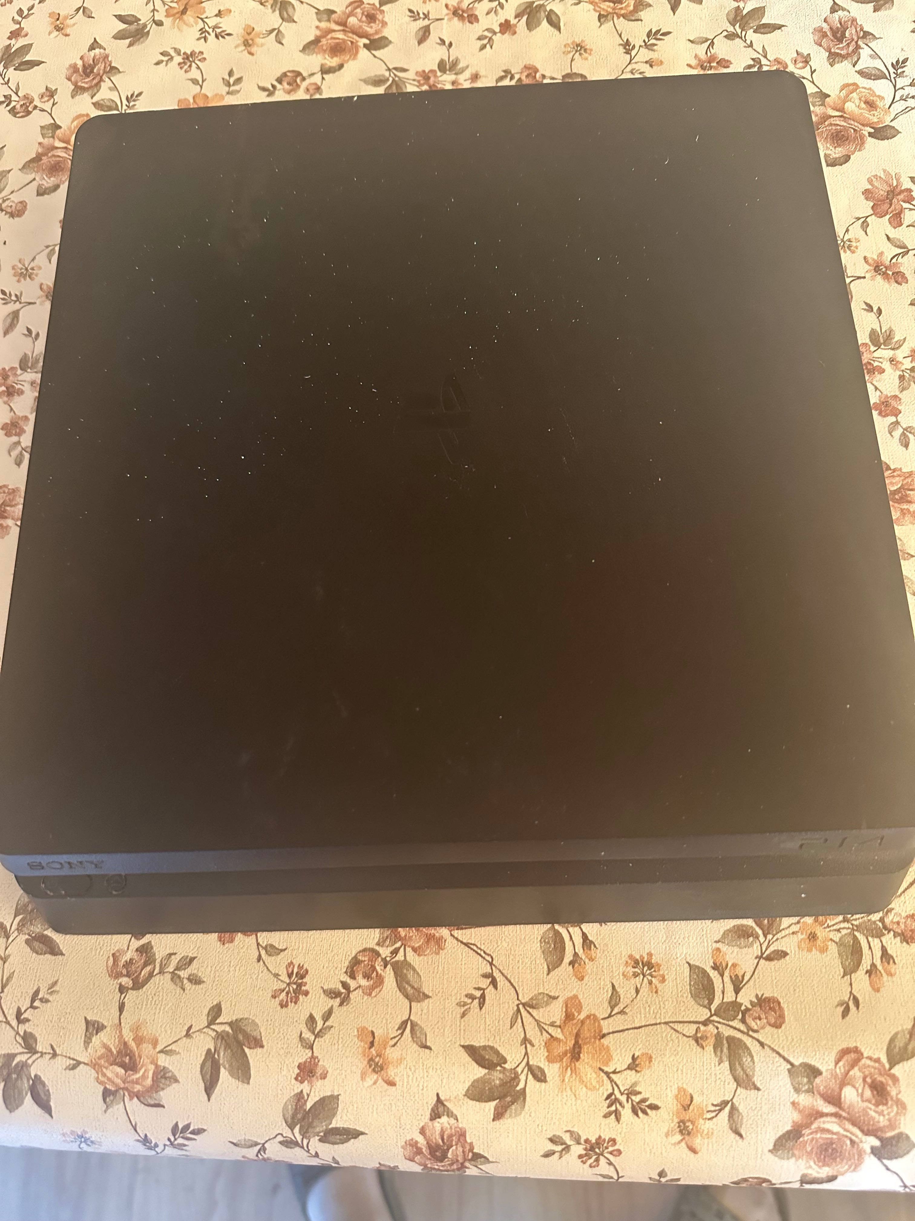 Playstation 4 slim
