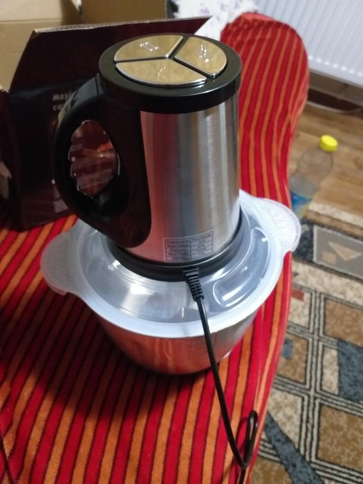 Tocator electric 1000w capacitate 3kg.