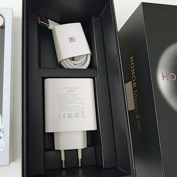 Honor magic 4 pro 256GB , пълен оригинален комплект + подаръци