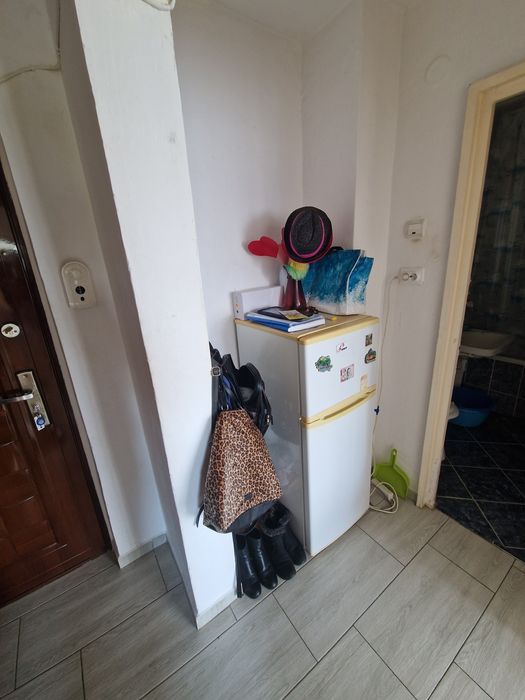 Închiriez garsoniera