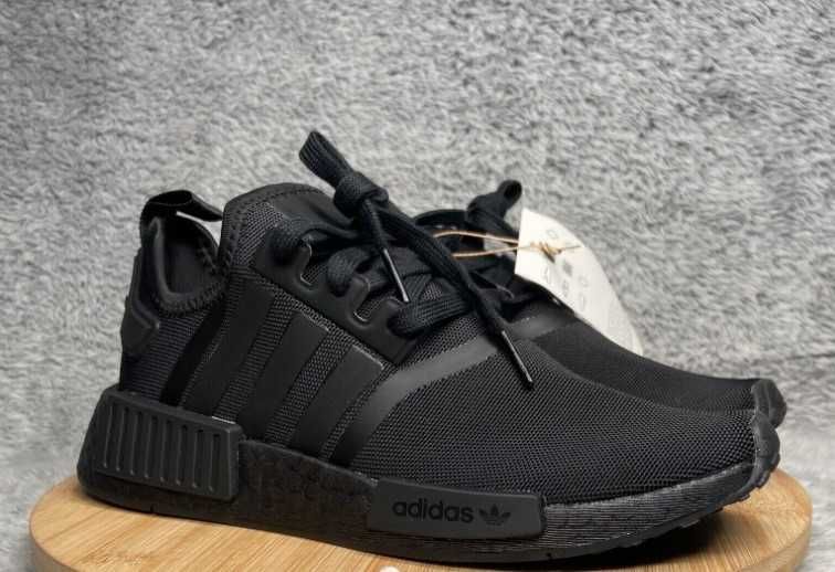 Оригинални маратонки * ADIDAS NMD R1 * EU 38 2/3