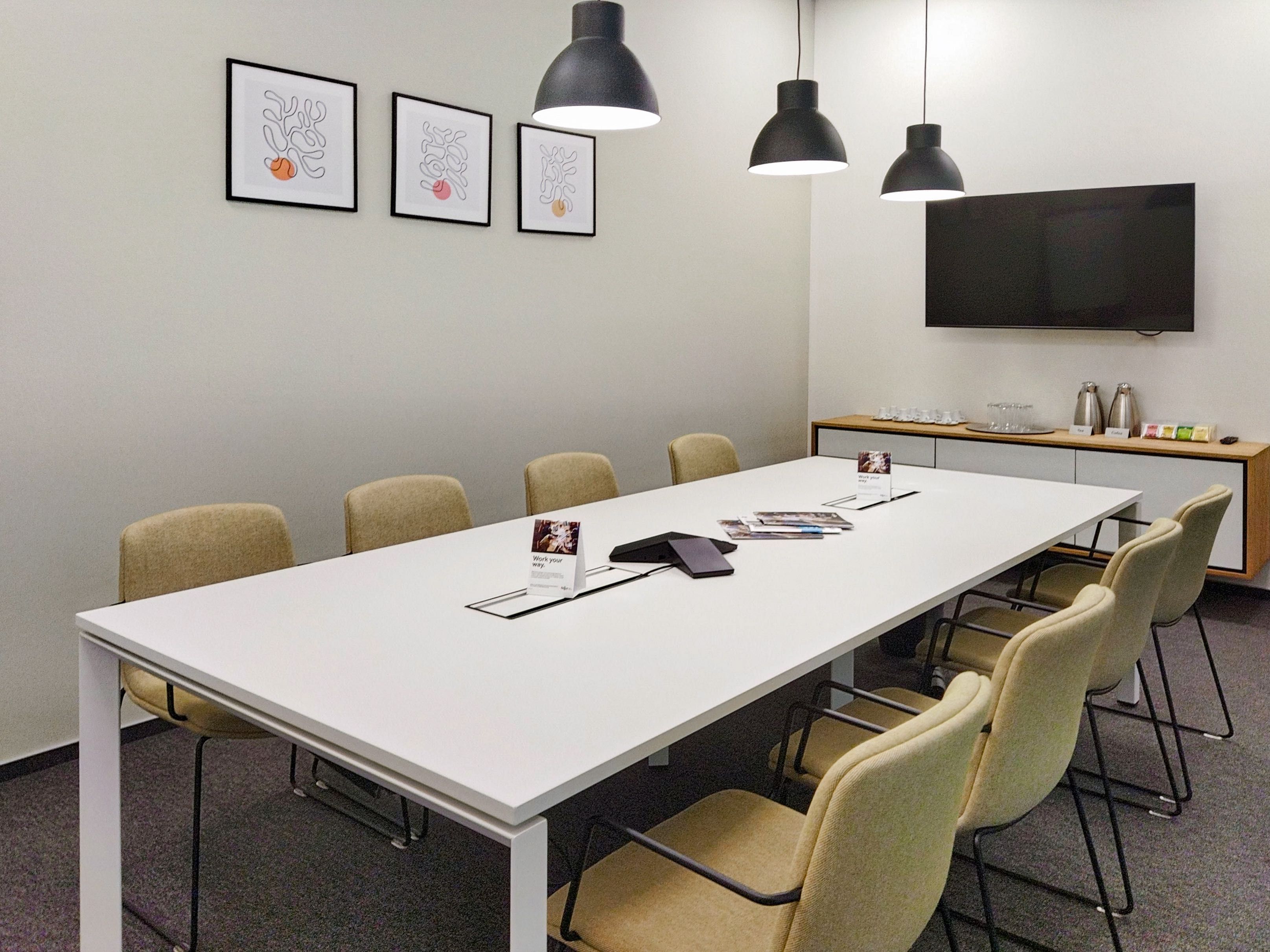 Самостоятелно офис пространство за 3-4 души в Regus Kameniza