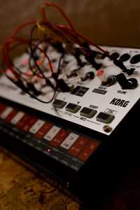 Продается аналоговый синтезатор Korg Volca Modular