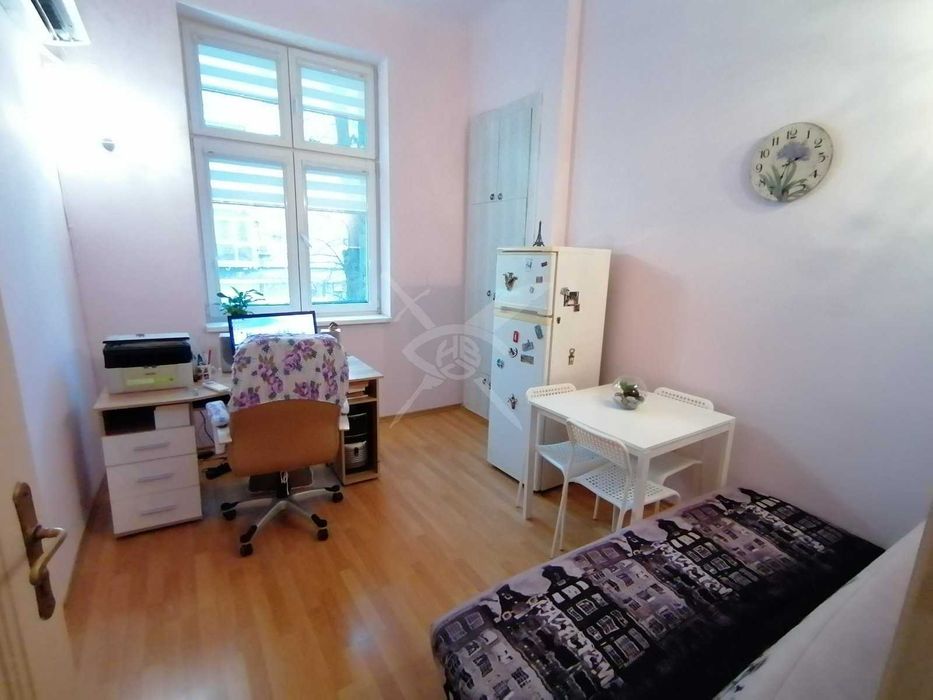 Продава се Тристаен апартамент в Бургас, Център - 100 кв.м за 1900 €/кв.м - Снимка #4