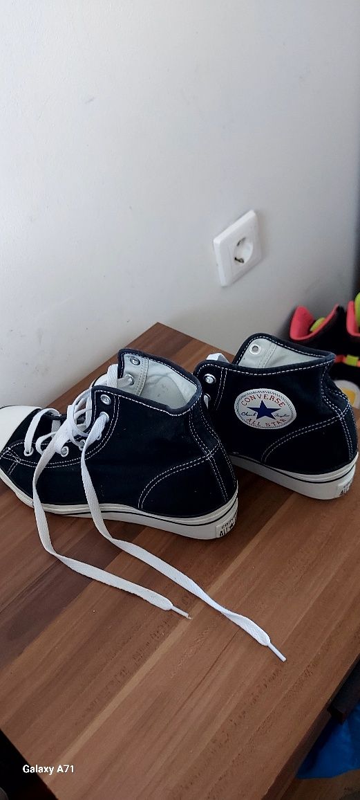 Дамски кецове Converse,безупречни.