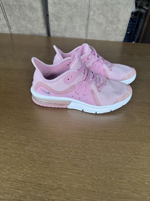 Nike дамски маратонки 37,5 размер