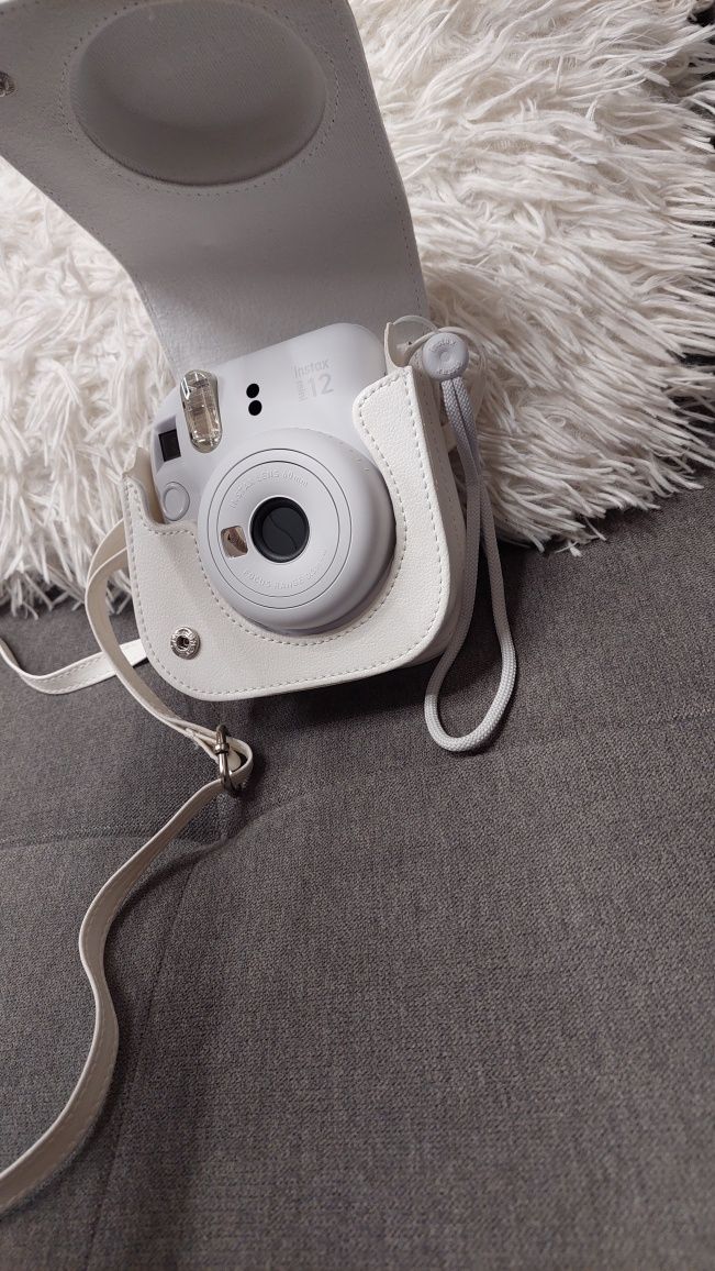 Комплект: Фотоапарат за моментални снимки Fujifilm Instax Mini 12 Box