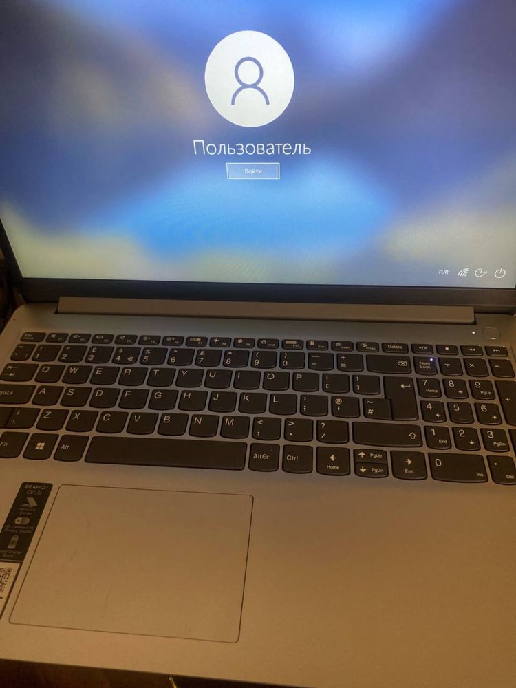 Lenavo inteli i3 ram4. 256 gb ssd