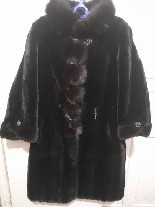 Продается шуба пальто
