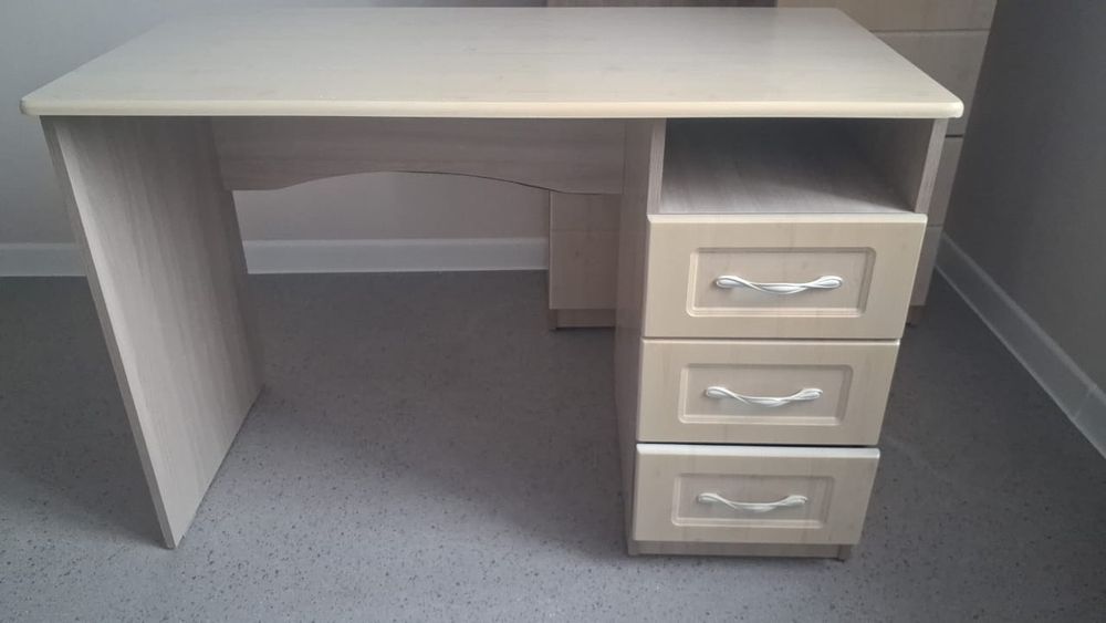 Продам письменный стол