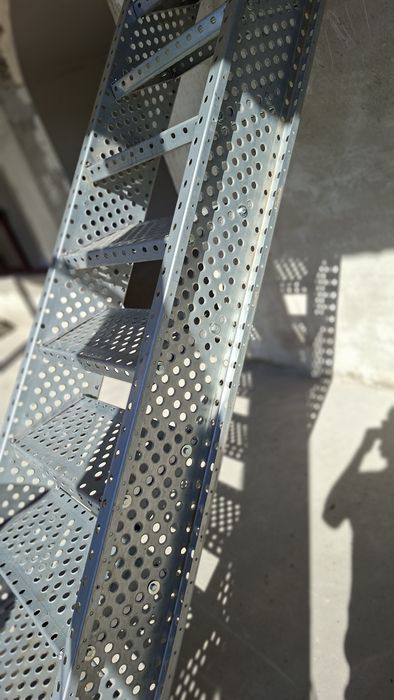 Scarii zincate metalice galvanizate exterioare