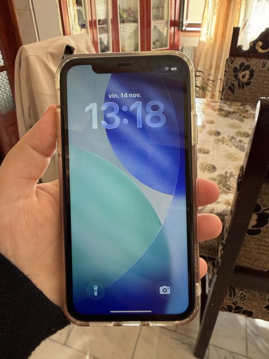 Vand iphone 11 stare perfecta