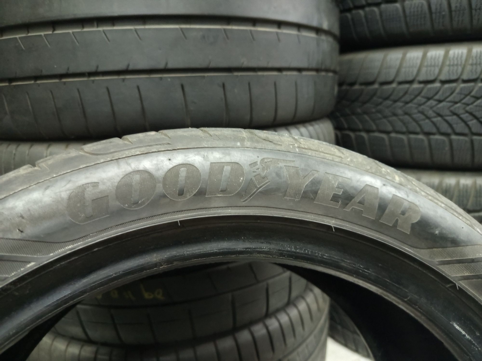 Goodyear 225/45/17-2бр