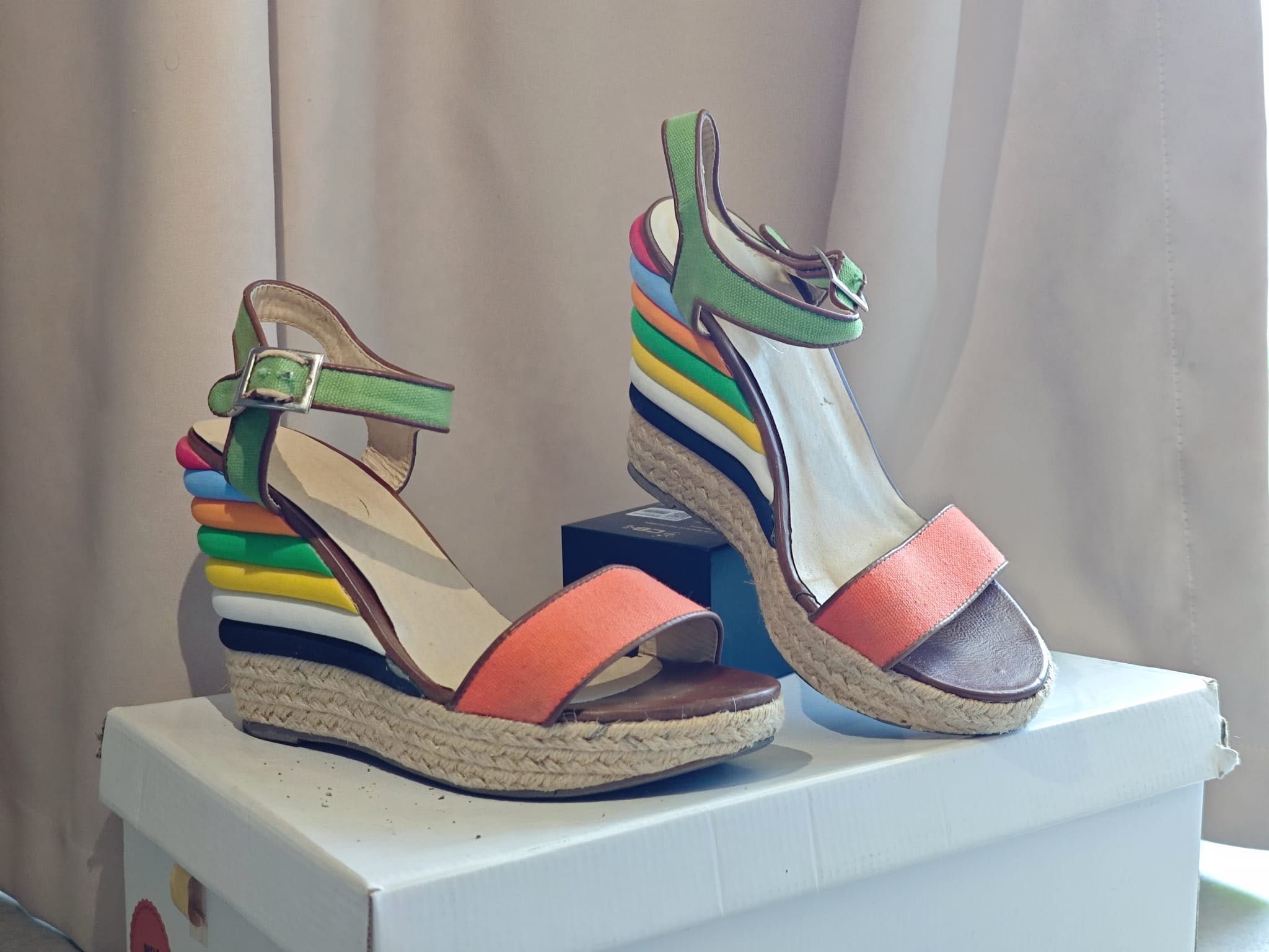 Sandale multicolore de vara cu platforma