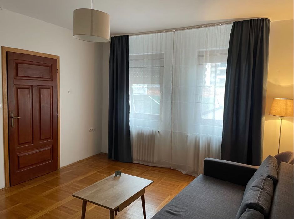 Дава се под наем Едностаен апартамент в София, Стрелбище - 49 кв.м за 399 € - Снимка #1