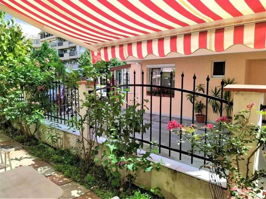 Отличен голям тристаен Черно море 3 до плажовете, собствен двор