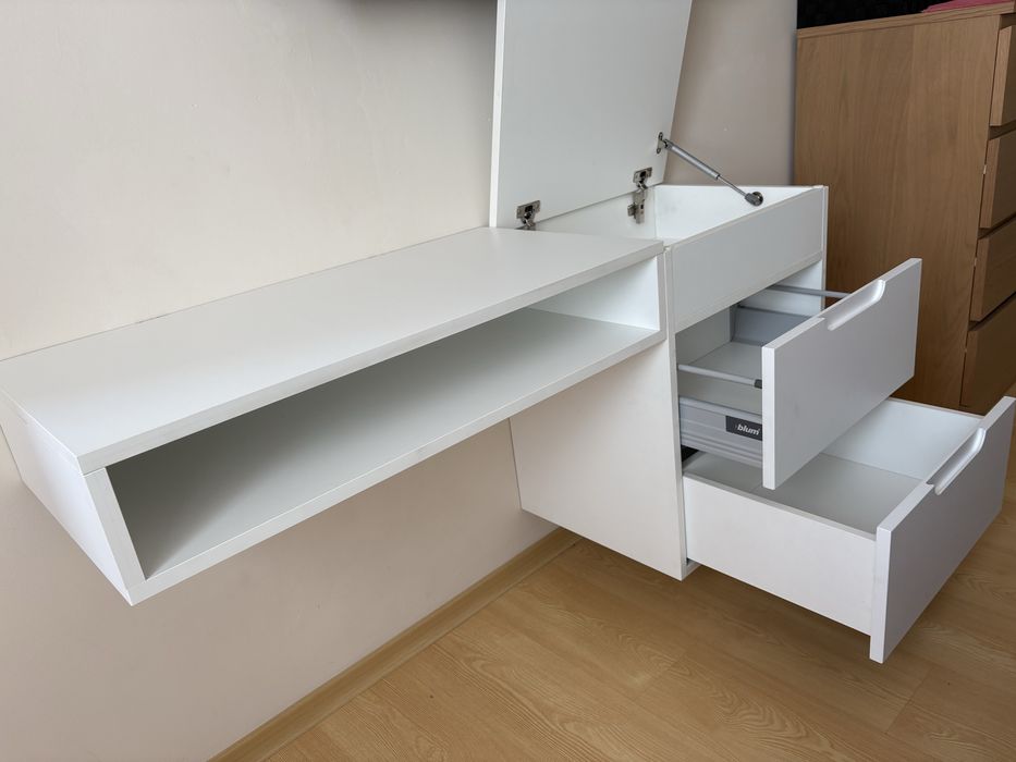 Бюро и дамска тоалетка