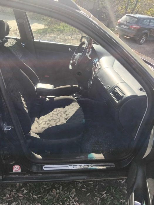 Golf 4 din 2000 luna a 11