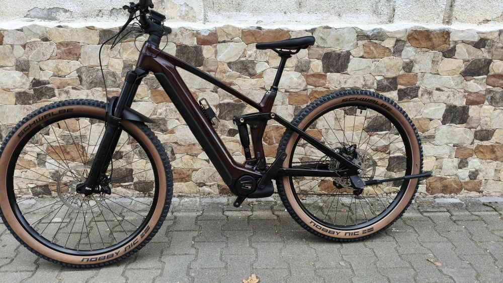 Cube stereo carbon  750 Bosch smart bicietela electrica Ebike