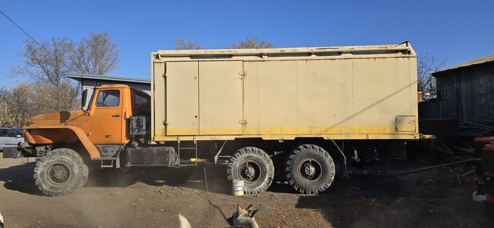 Продам кунг с Урала