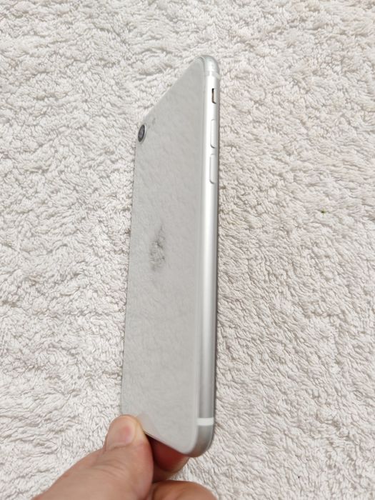 IPhone SE  128GB LL/A  IDEAL Yomkost 100 %