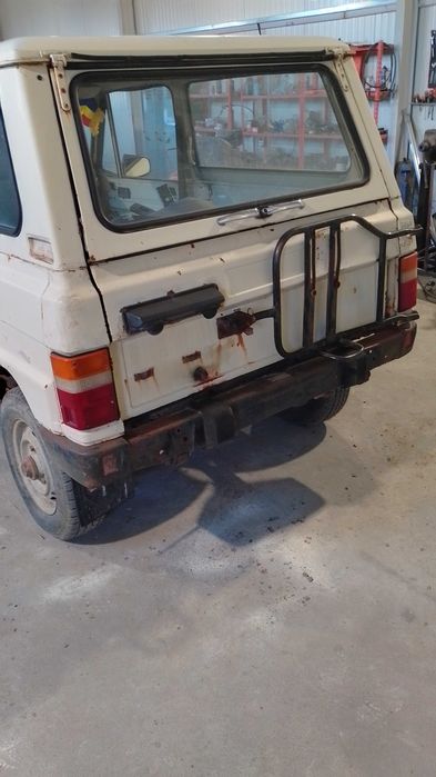 Vând ARO 10 două bucăți