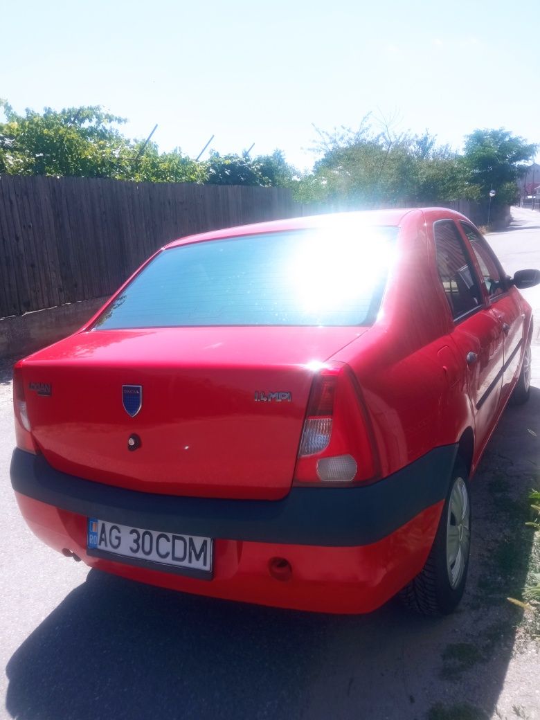 Vând Dacia Logan